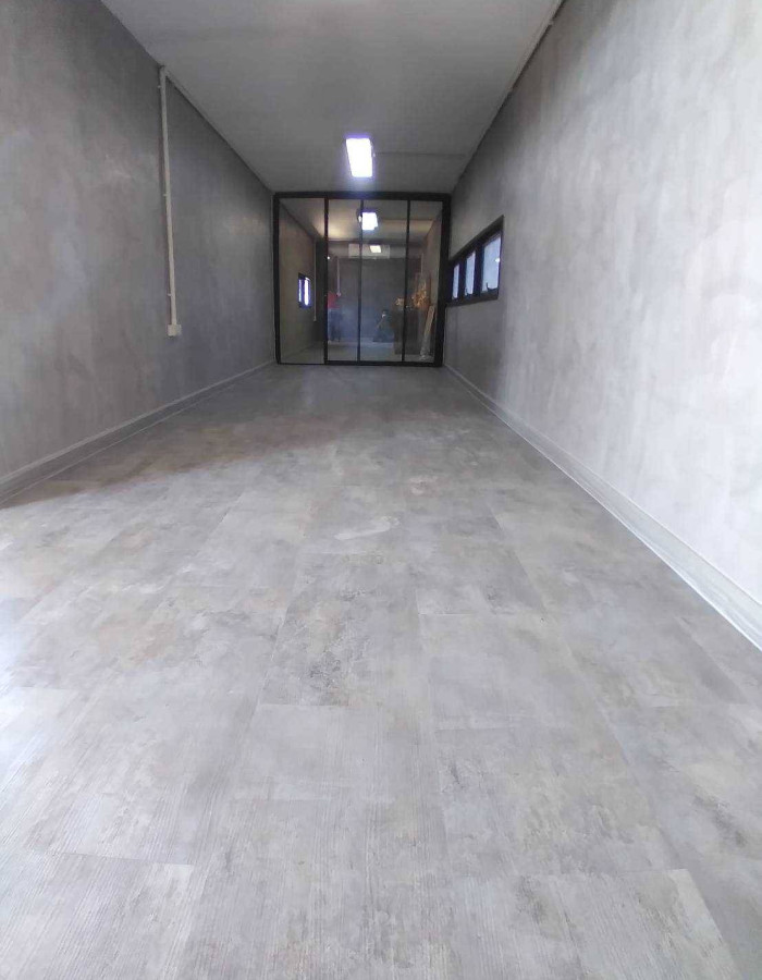 Office,Pathumtani